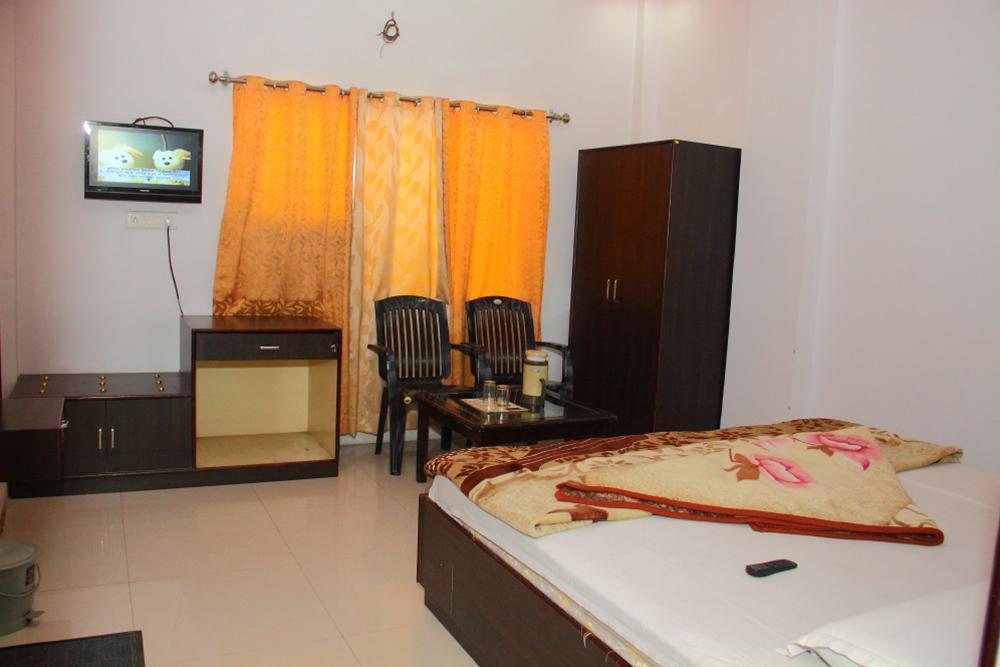 Hotel Deep Palace Near Bus Stand Udaipole Udaipur Exterior foto