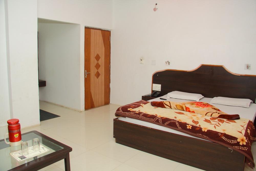 Hotel Deep Palace Near Bus Stand Udaipole Udaipur Exterior foto